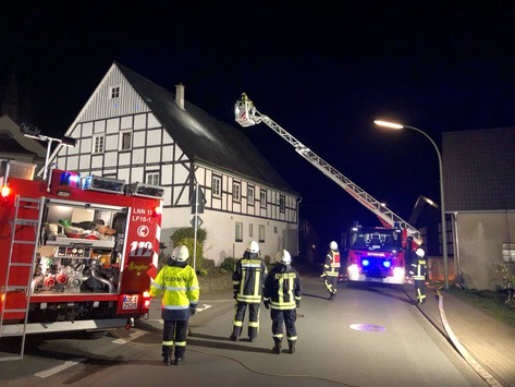 FW-OE: Kaminbrand sorgt für Einsatz der Feuerwehr