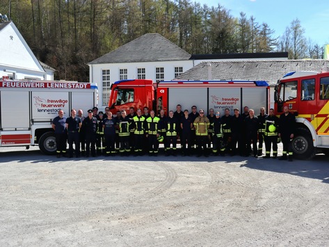 FW-OE: 24 neue Maschinisten für die Feuerwehren im Kreis Olpe