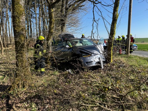FW VG Westerburg: Mutter und Kleinkind verunfallen mit Elektrofahrzeug – Rauchentwicklung ruft Feuerwehr auf den Plan