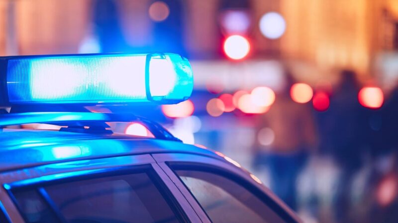 100.000 Euro Schaden: Betrunkener Fahrer kracht durch Mauer