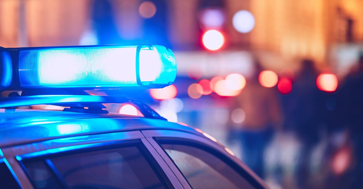 100.000 Euro Schaden: Betrunkener Fahrer kracht durch Mauer