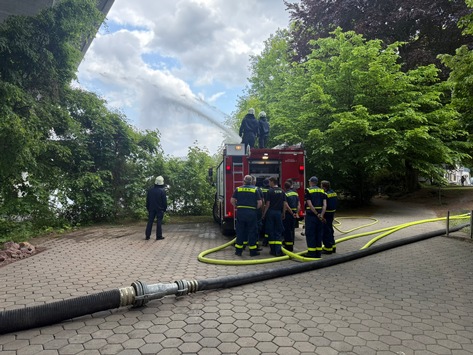 FW-MK: Gemeinsame Übung von THW Und Feuerwehr Iserlohn am Seilersee