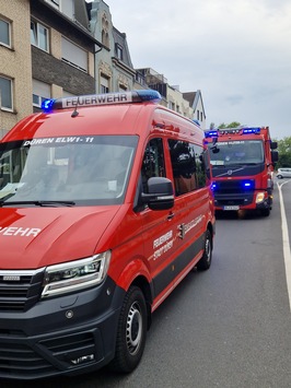 FW Düren: Feuer in Küche – Feuerwehr verhindert größere Schäden