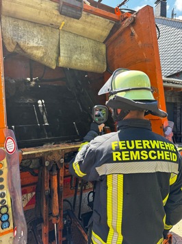 FW-RS: Brand in einem Müllfahrzeug schnell gelöscht