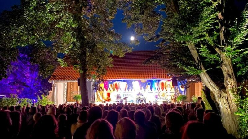 Kabarett, Musik und Kulinarik beim Morstein-Kulturfestival