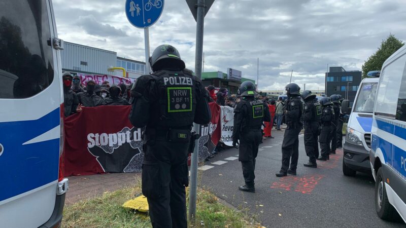 Einsätze in Köln: Linke Aktivisten besetzen SPD-Parteizentrale – Blockade der Deutz AG