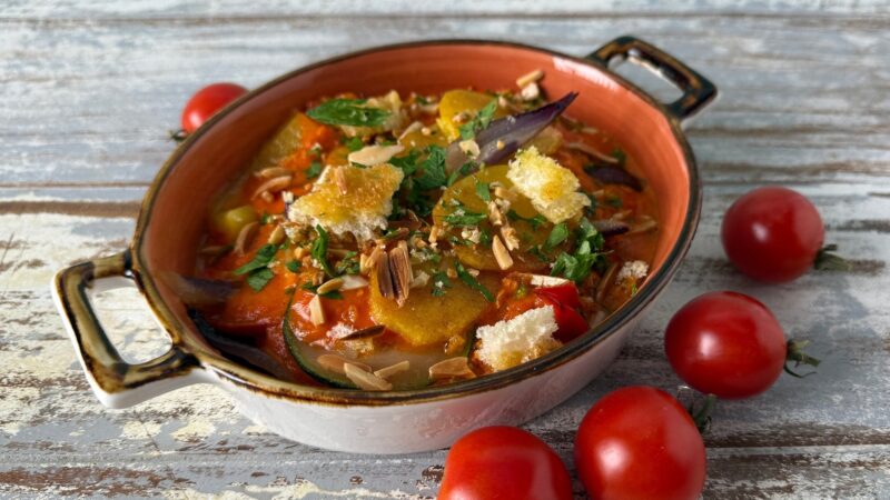 Kartoffelauflauf mit Paprika und Tomaten – schmeckt warm & kalt