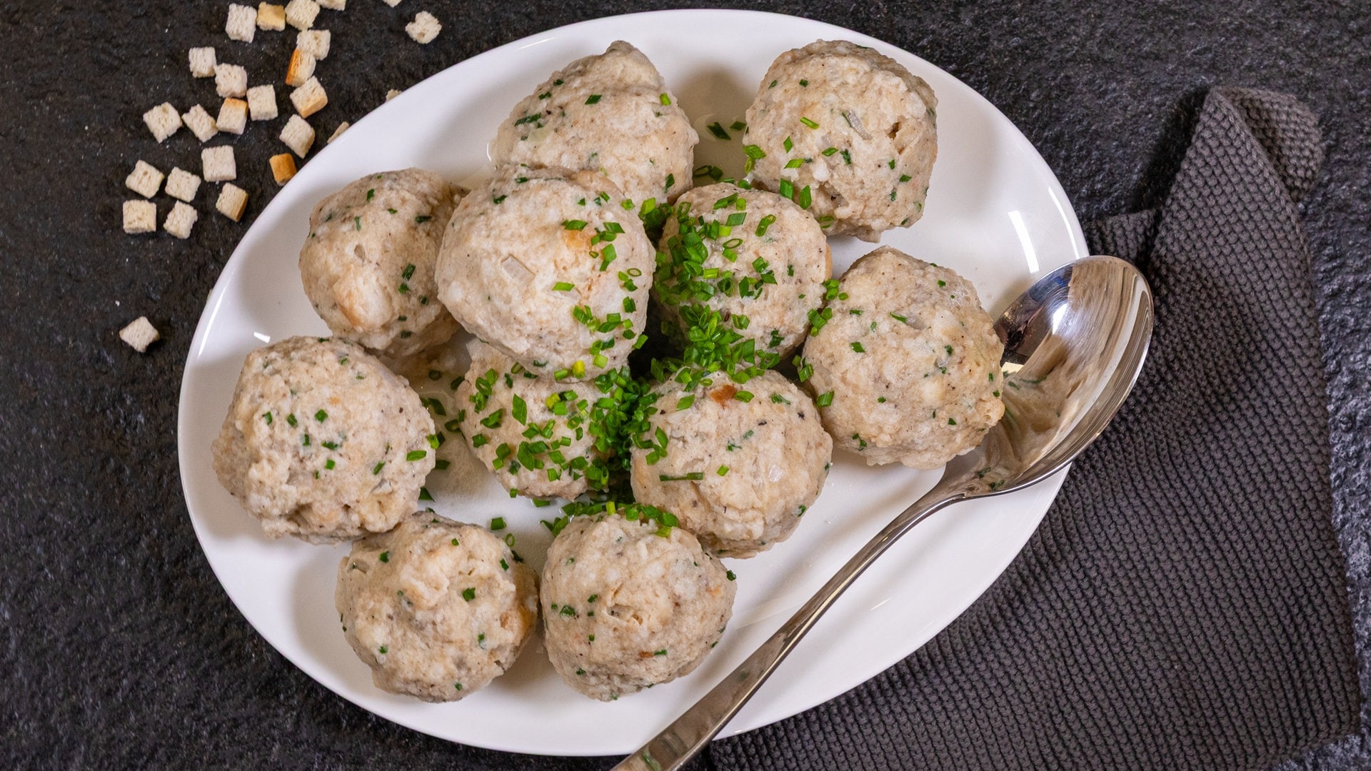 Herzhaft leckere Pfälzer Knödel mit Leberwurst