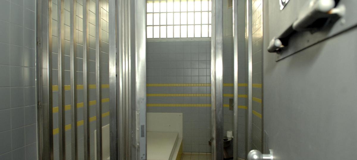 Polizei-Arrest statt Disco: Augsburger Künstlerin erhebt schwere Vorwürfe