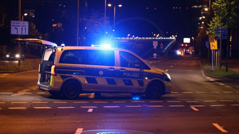 Mithilfe von Video-Überwachung: Polizei nimmt mutmaßlichen Handy-Dieb in Kalk fest