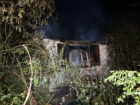 POL-PIROK: Brand eines verlassenen Wochenendhauses