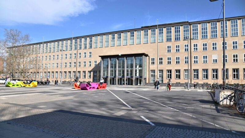 Weiterbildungsmöglichkeit: Universität Köln informiert über Gasthörer- und Seniorenstudium