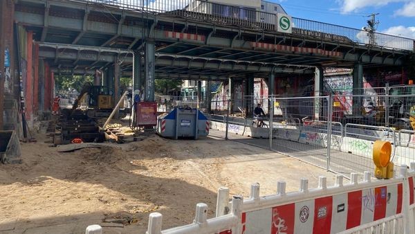 Baustellenzoff in der Schanze: Mauern bröckeln, Kunden bleiben weg