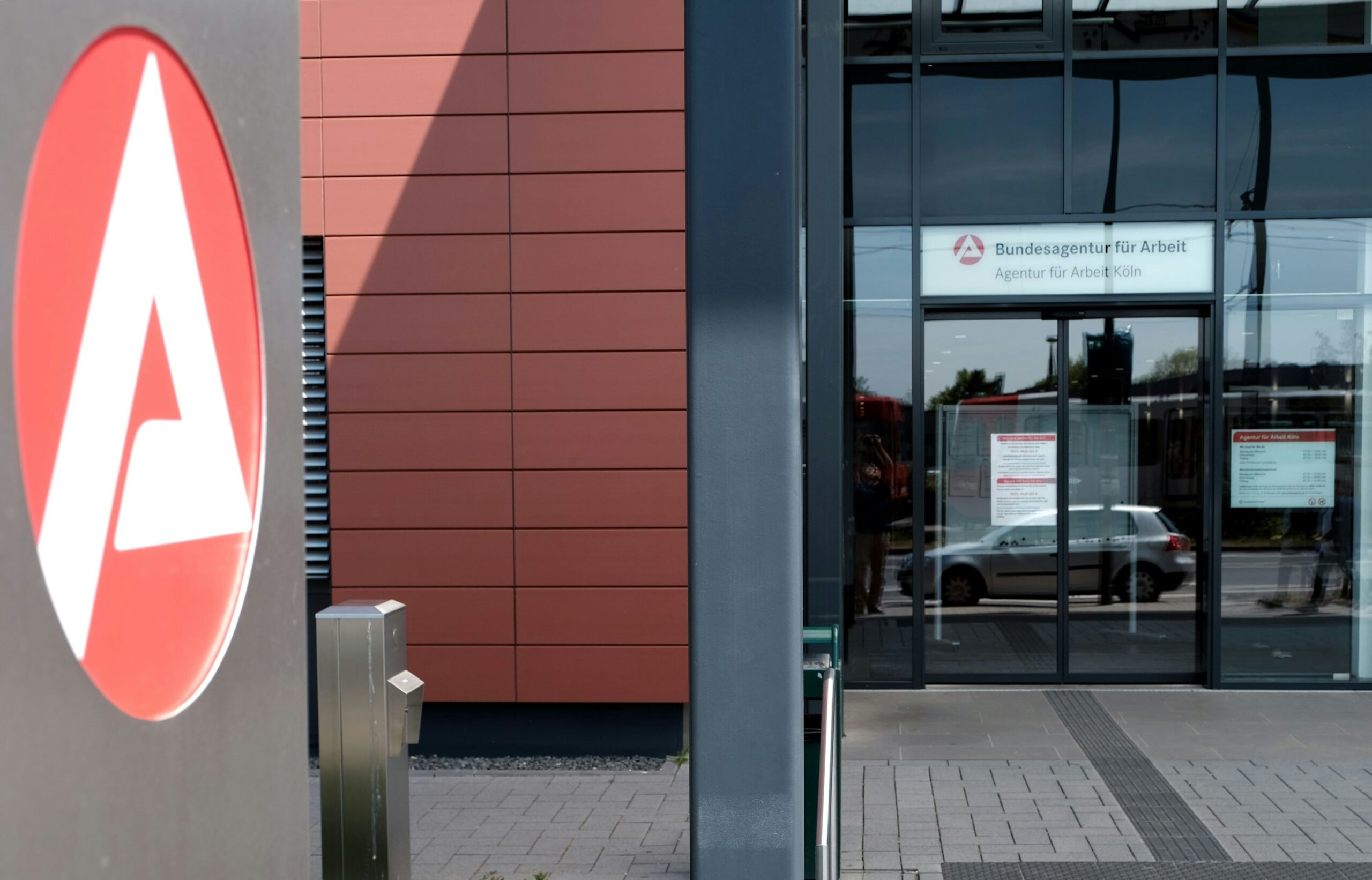 Drei Millionen Arbeitslose bundesweit: Kölner Arbeitsagentur-Chef Klapper spürt „leichte Beunruhigung“
