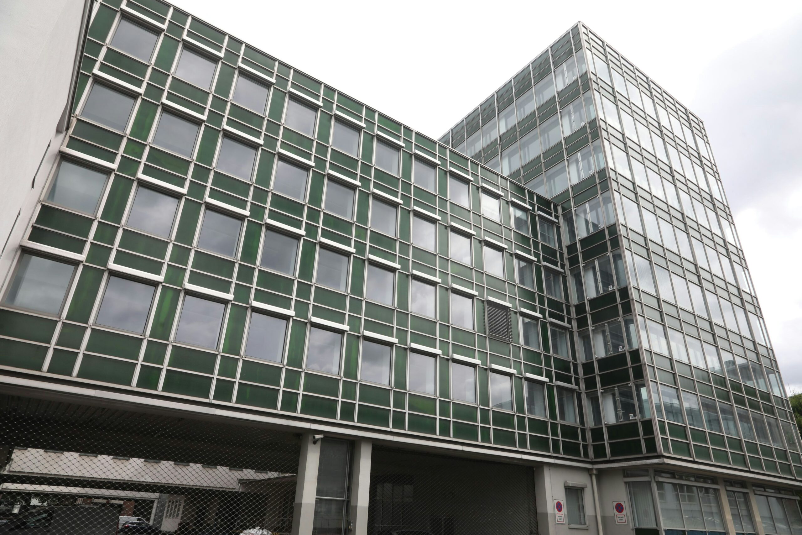 Prüfbericht zur Kaufhof-Zentrale: Kölner Ratsfraktionen fühlen sich bei Verlängerung des Mietvertrags übergangen