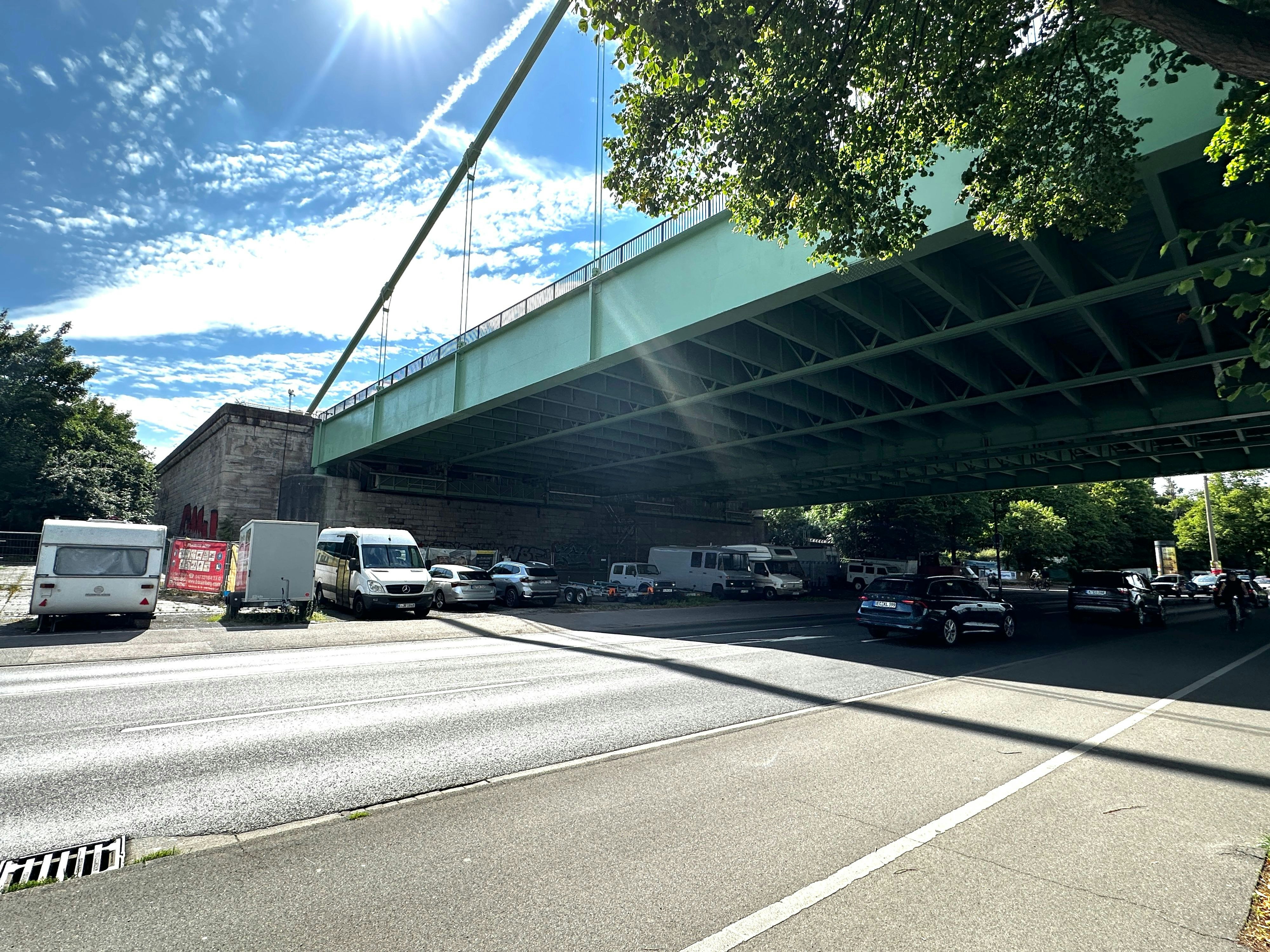 Schandfleck: Der Ortseingang an der Rodenkirchener Brücke soll gepflegter werden