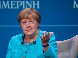 Umfrage zu Flüchtlings-Folgen: Merkels „Wir schaffen das“ spaltet Deutschland bis heute
