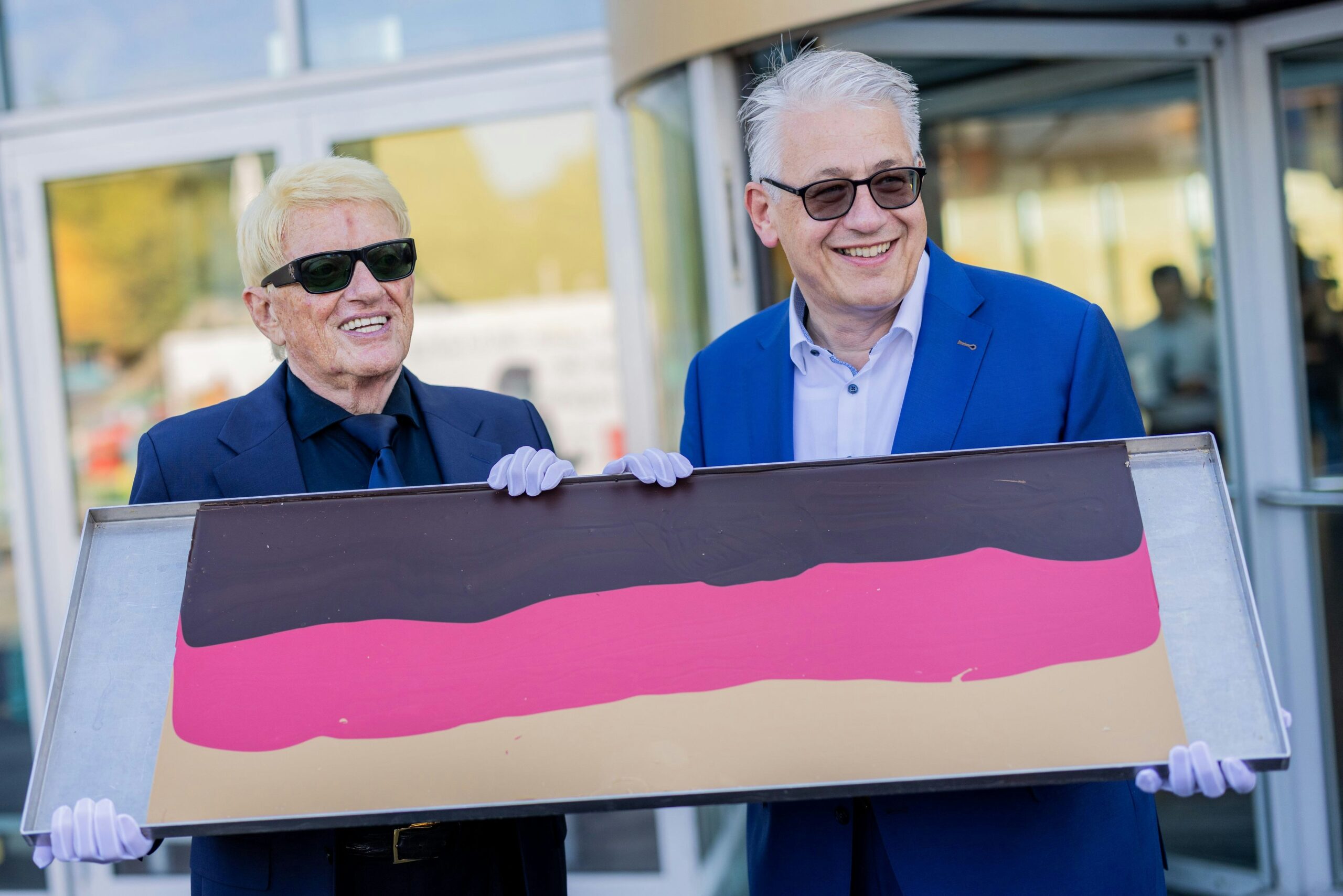 Schokoladenmuseum: Heino stellt in Köln seine „Deutschland-Schokolade“ in Nationalfarben vor