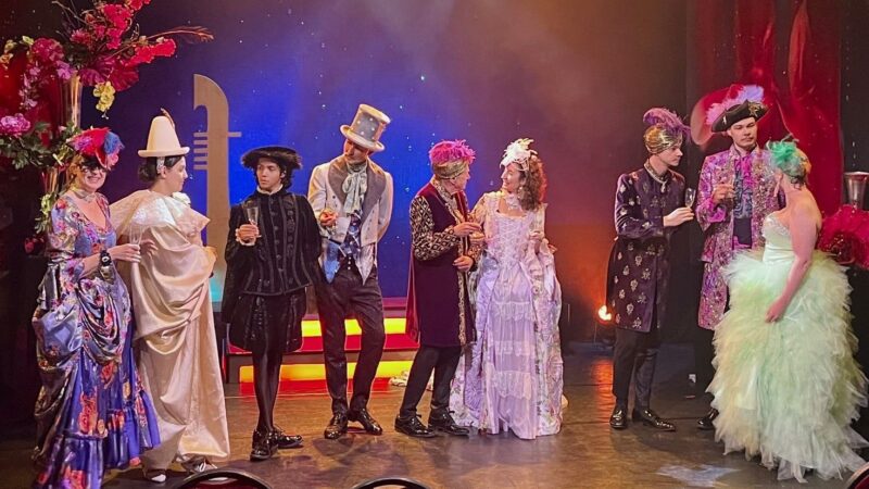 Oper als Volksfest: „Maskenball in Venedig“ verbindet Artistik, Musik und Mode im Ehrenfelder Urania-Theater