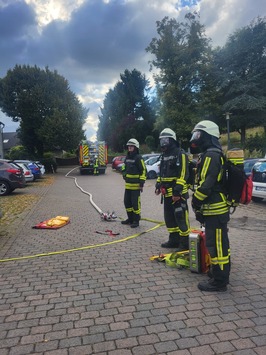 FW-EN: Gemeldeter Wohnungsbrand mit mehrfacher Menschenrettung