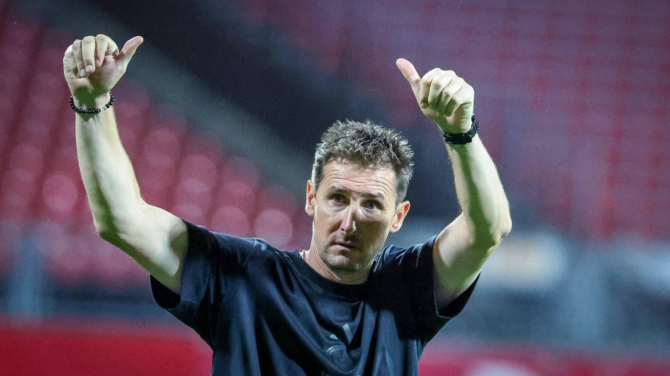 Reicht ein Punkt für neues Vertrauen in Klose? Club-Fans überraschen mit Milde nach Punktgewinn