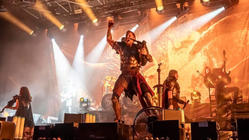 Wegen Stefan Raabs Spruch: Fränkische Metal-Band veranstaltet Konzert nur für Frauen