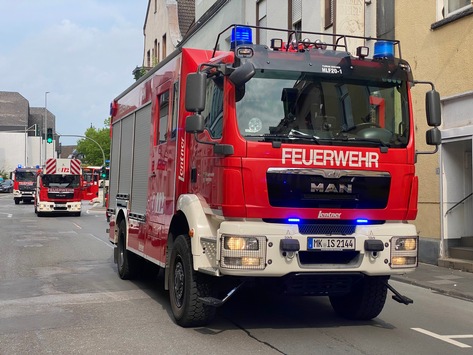 FW-MK: Brennender Badlüfter in Wohnung – acht Personen betroffen