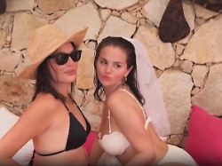 Mit Schleier und Luxus: Selena Gomez feiert ihren Junggesellinnenabschied