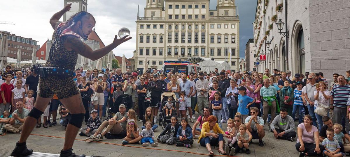La Strada 2025: Die wichtigsten Infos zum Straßenkünstlerfestival in Augsburg