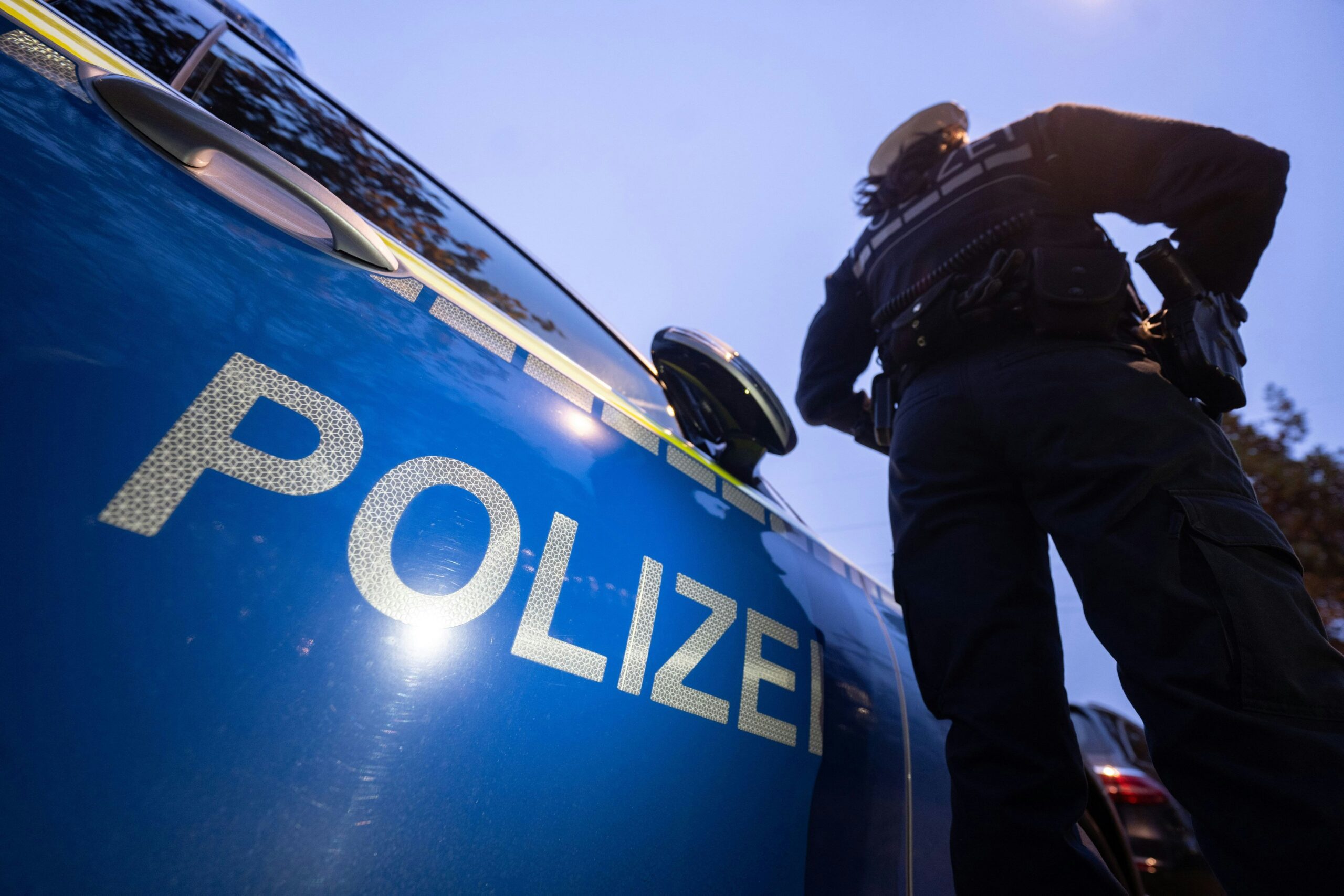 Zivilcourage in Braunsfeld: Polizei nimmt Taschendieb nach Verfolgung durch Zeugen fest