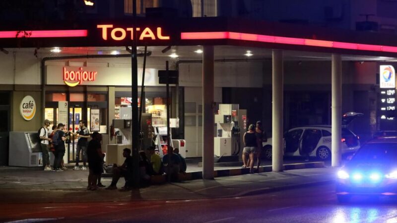 Jugendliche stehlen Alkohol in Augsburger Tankstelle