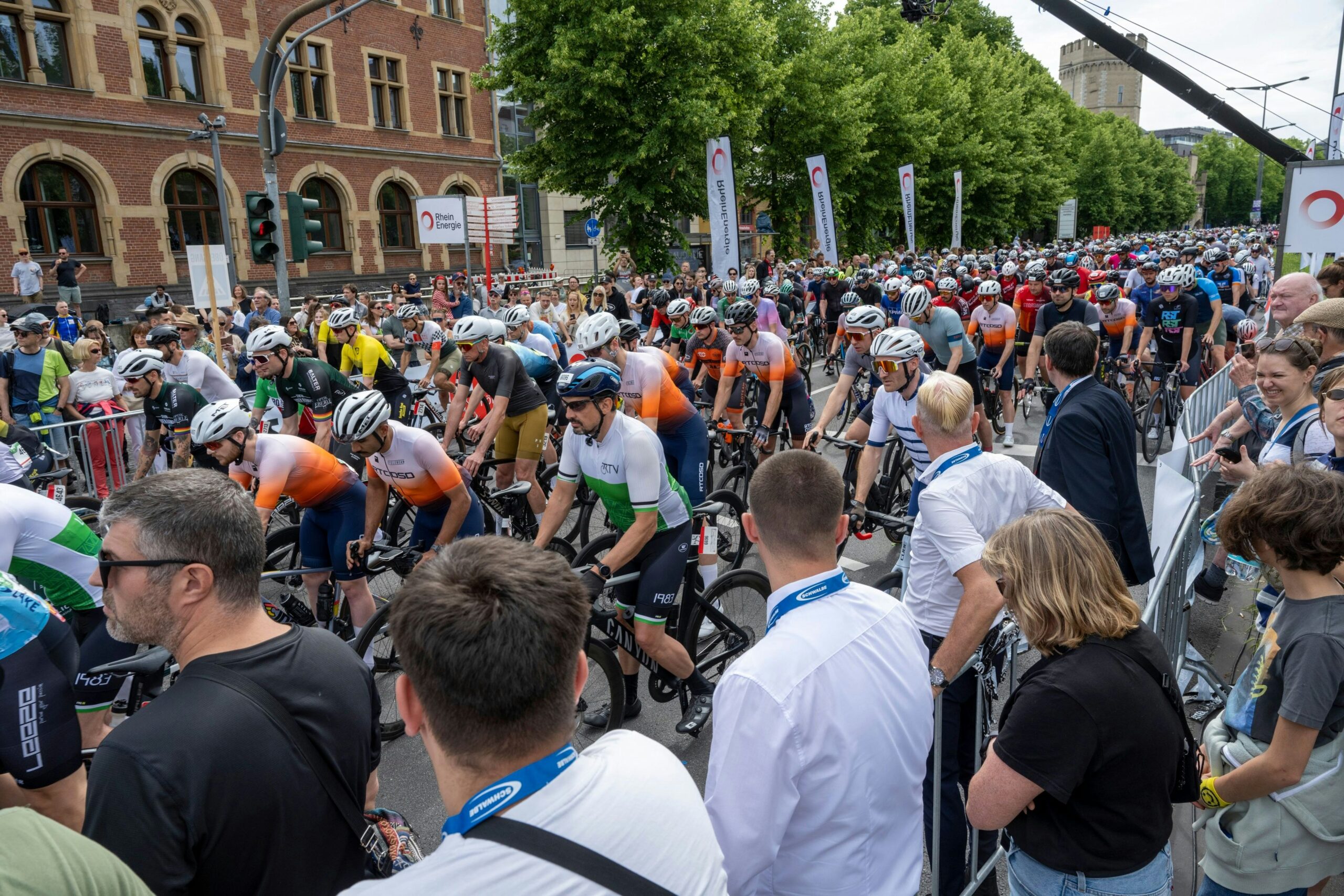 „Es ist abgefahren“: Warum plötzlich so viele Kölner Rennrad fahren