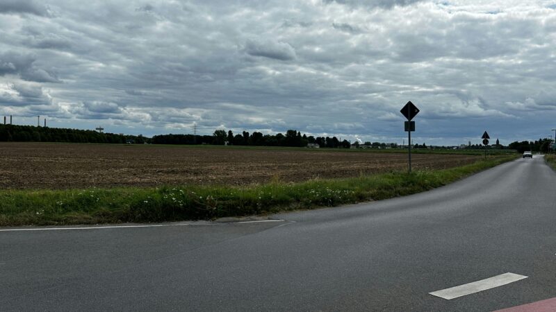 Rondorf: Hier entsteht Kölns größter Solarpark auf einer Fläche von 14 Fußballfeldern