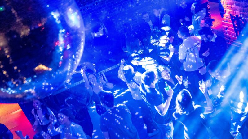 Kölner Klubkomm wird 15: „Am Wochenende kommt man für 18 Euro nicht mehr in die Clubs rein“