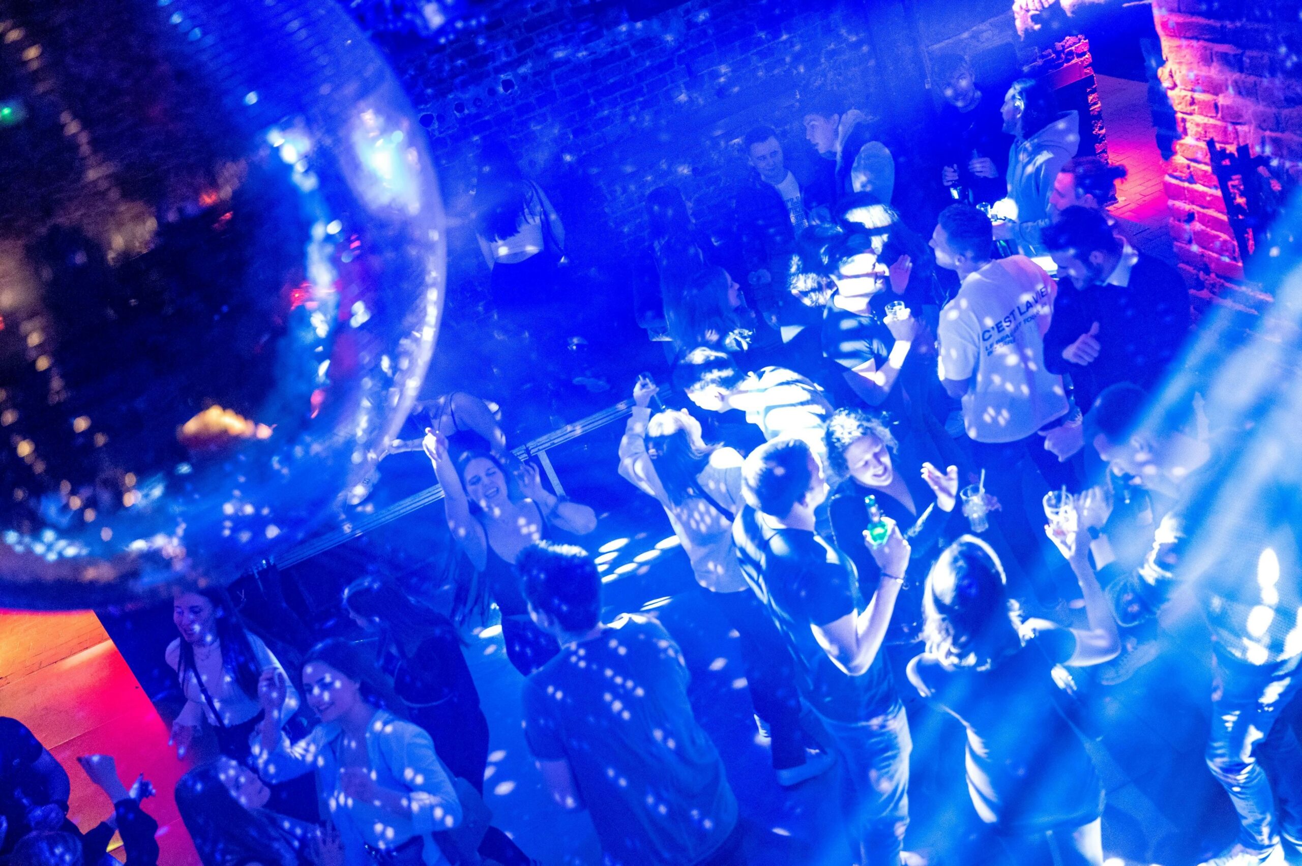 Kölner Klubkomm wird 15: „Am Wochenende kommt man für 18 Euro nicht mehr in die Clubs rein“