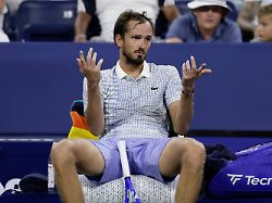 Becker: „Er braucht Hilfe“: Bizarrer Wutausbruch: Tennis-Star ahnt, was auf ihn zukommt