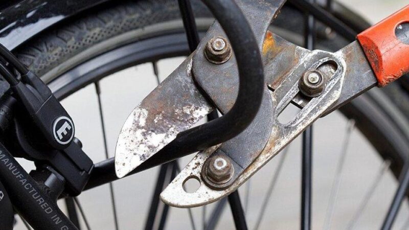 Fahrräder waren abgeschlossen: Unbekannte stehlen Bikes in Lechhausen