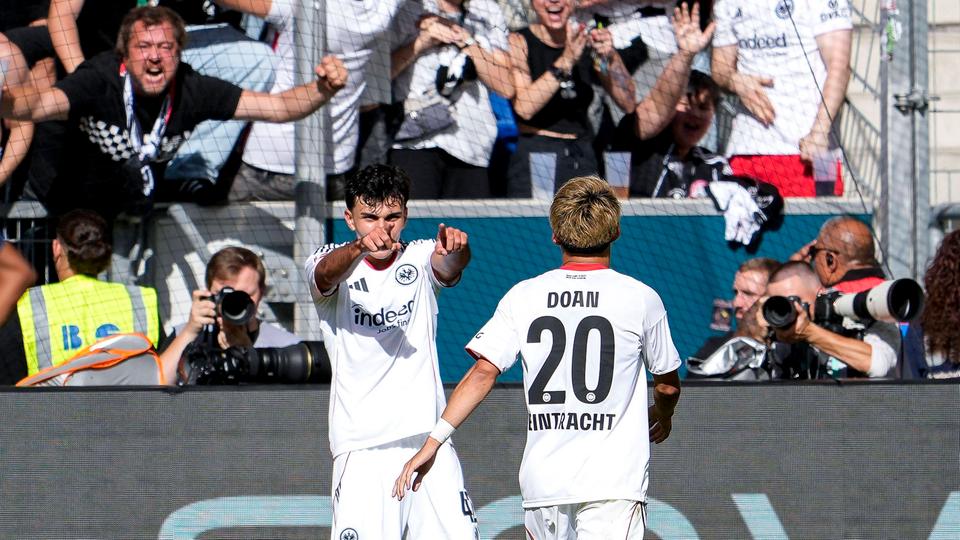 Abgezockte Eintracht dreht an der Euphorie-Schraube
