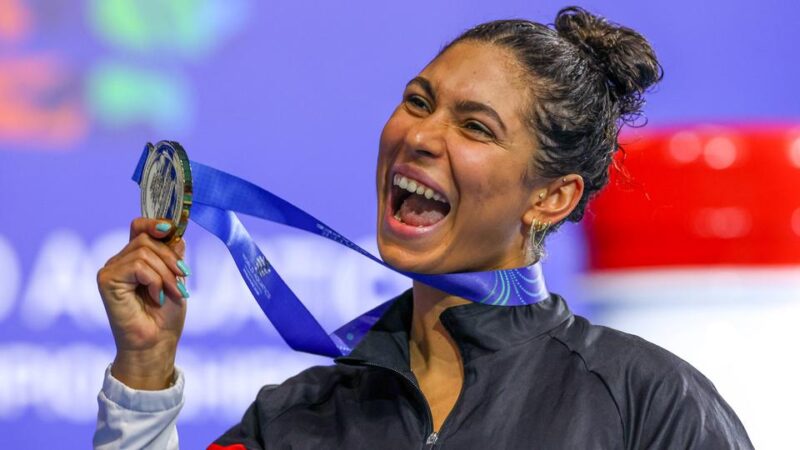 Schwimm-Weltmeisterin Anna Elendt aus Dreieich: Ein Star im Intranet