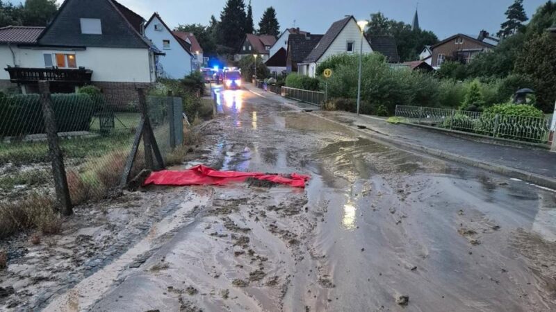 Gewitter und Regen in Hessen: Vollgelaufene Keller und ausgefallene Ampeln