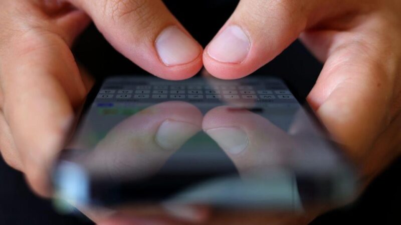Augsburgerin wird bei Online-Verkauf Opfer eines Betrügers
