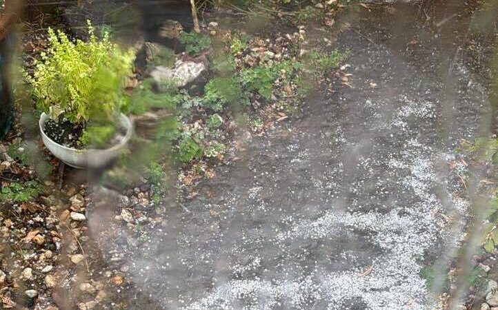 Feuerwehr rückt zu mehreren Einsätzen aus: Gewitter mit Starkregen zieht über Kaarst hinweg