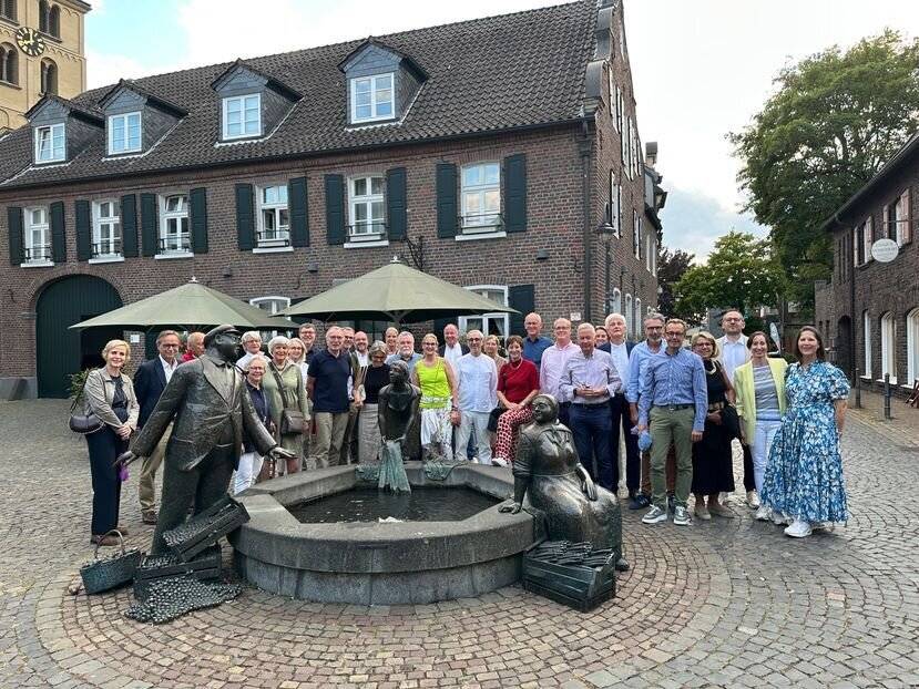 Stadtgeschichte in Meerbusch: Lions-Club Meerbusch erkundet den Stadtteil Lank-Latum