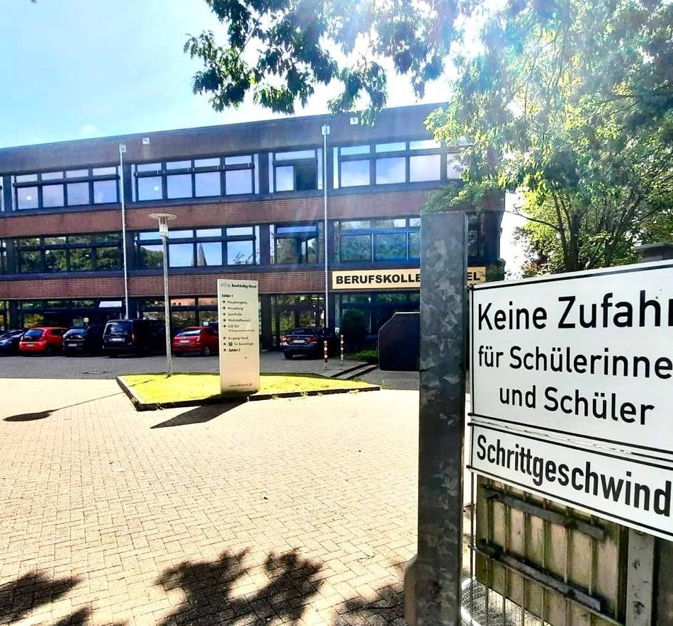 Lehrerin über 15 Jahre krankgeschrieben: „Gravierendes Fehlverhalten“ in Behörde – Feller will Disziplinarverfahren