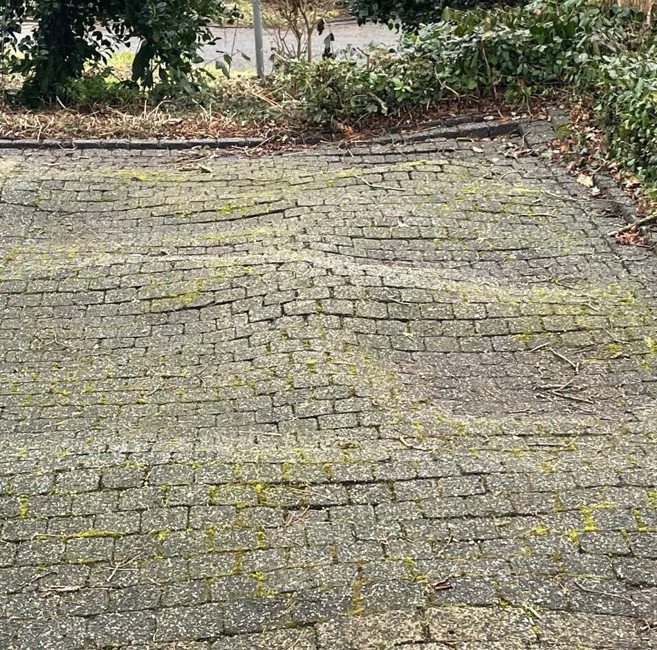 Beeinträchtigung der Verkehrssicherheit in Schwalmtal: Baumaßnahmen im Cleeracker und an der Polmansstraße