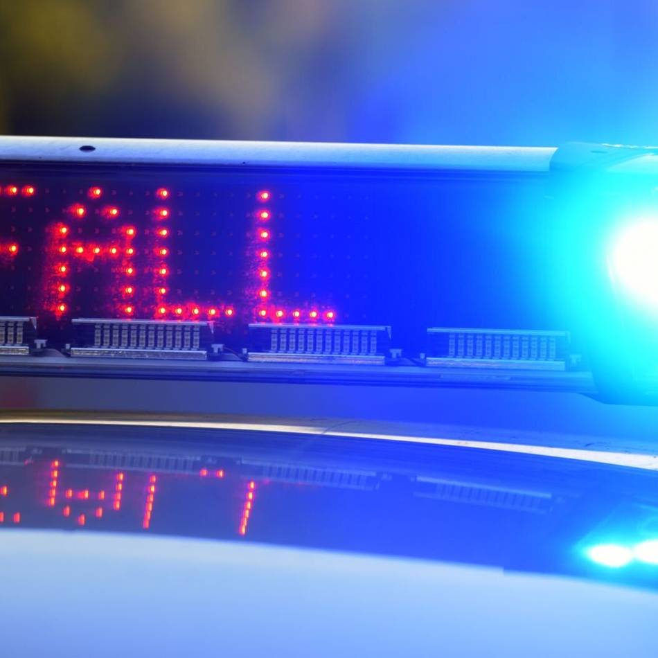 Feuerwehreinsatz in Meerbusch: Motorradfahrer bei Unfall auf A44 schwer verletzt