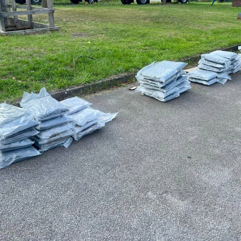 Einsatz des Zolls auf der A57: Spürhunde erschnüffeln Drogen im Wert von mehr als einer halben Million Euro