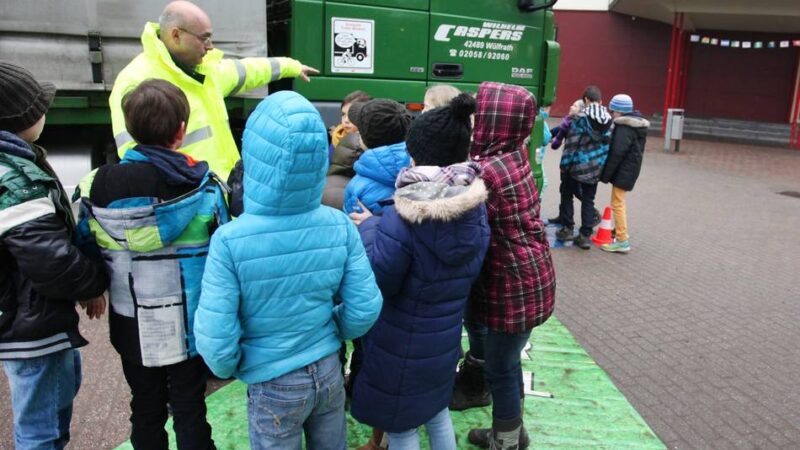 Die Mobilitätswoche hat Premiere im Kreis Mettmann: Über Tote Winkel, hohe Bordsteine und eine Überraschung