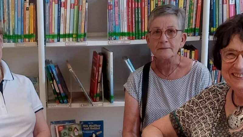 Schloss-Stadt Hückeswagen: Bücherflohmarkt zugunsten der Stadtbibliothek