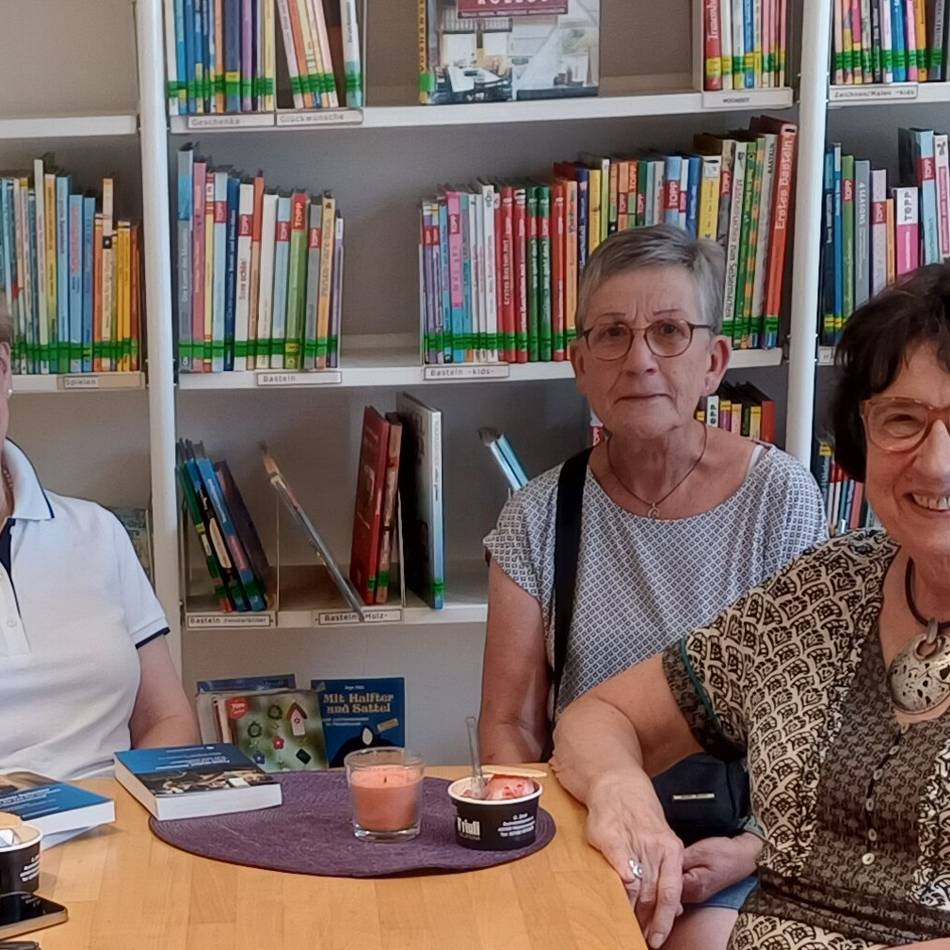 Schloss-Stadt Hückeswagen: Bücherflohmarkt zugunsten der Stadtbibliothek